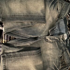 Mission skinny jeans size 7. Worn once.
